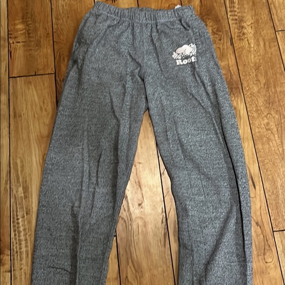 Roots sweat pants, they’re a size XS and I haven’t worn them much! - Picture 1 of 3